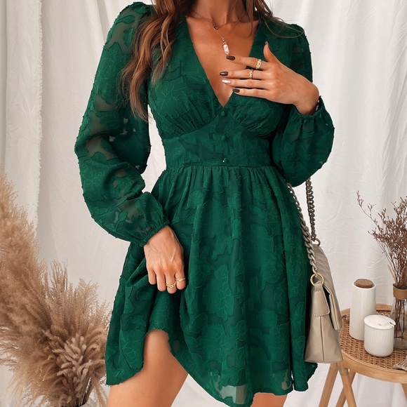 Cupshe Dresses & Skirts - Floral Long Sleeve Mini Dress